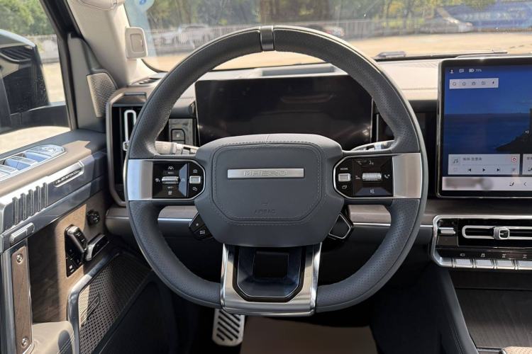 Used Brave warrior 917 2023 Range-Extended Base Model Steering Wheel