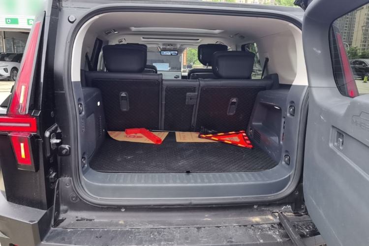 Used Brave warrior 917 2023 Range-Extended Base Model Trunk
