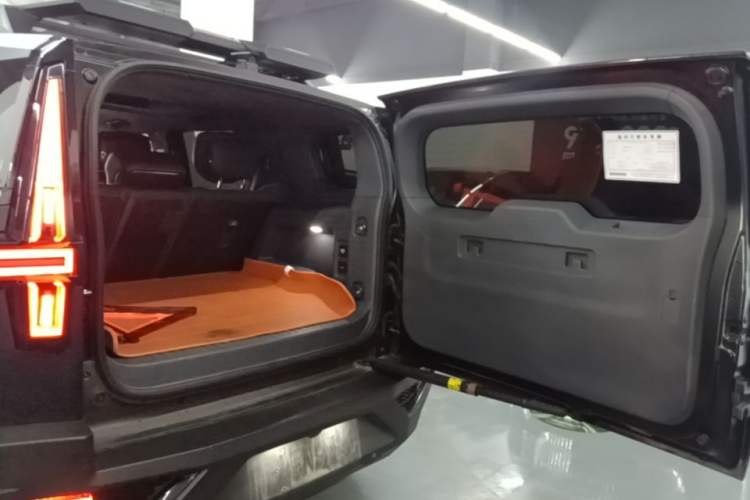 Used Brave warrior 917 2023 Range-Extended Base Model Trunk