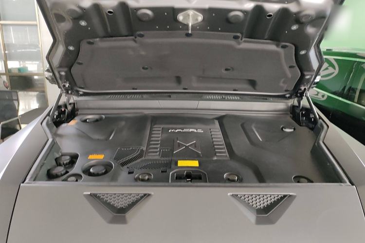 Used Brave warrior 917 2023 Range-Extended Base Model Engine Bay