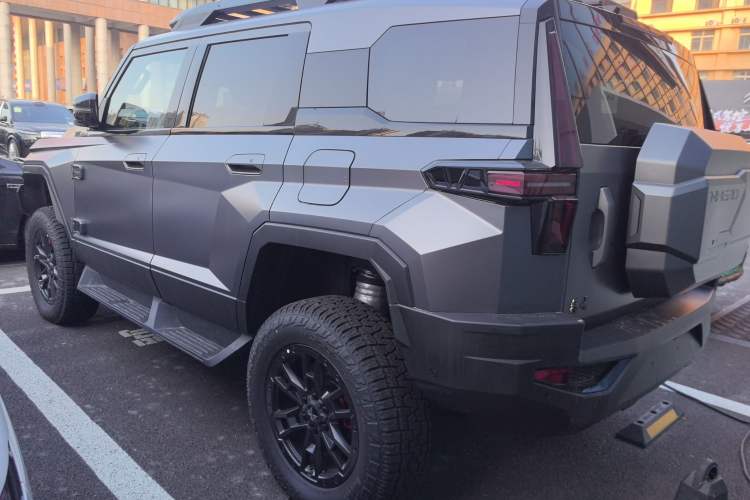 Used Brave warrior 917 2023 Range-Extended Founder Edition Exterior 3