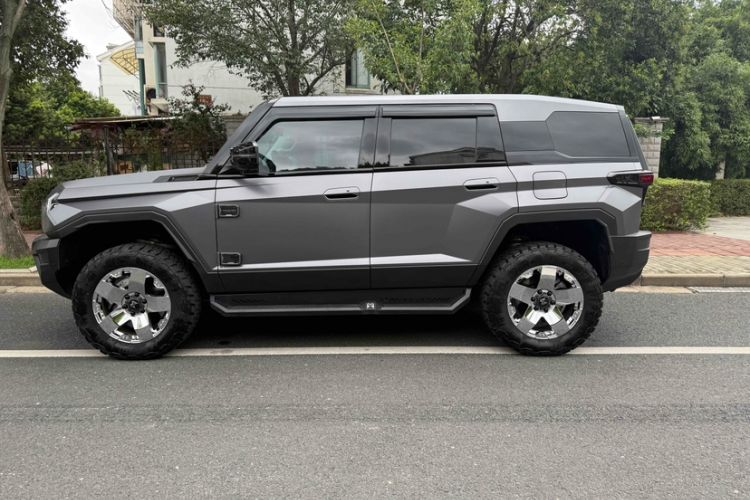 Used Brave warrior 917 2023 Range-Extended Base Model Exterior 5