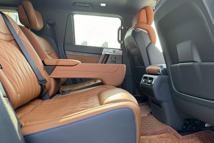 Used Brave warrior 917 2023 Range-Extended Base Model Interior 13