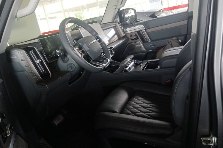 Used Brave warrior 917 2023 Range-Extended Base Model Left Front Seat