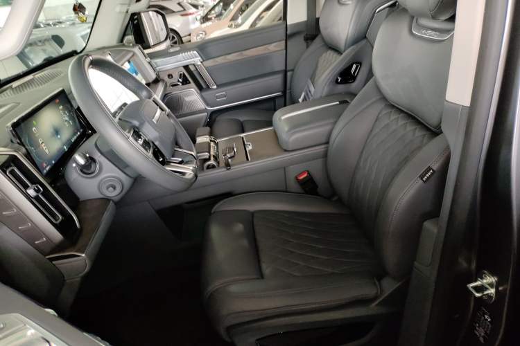 Used Brave warrior 917 2023 Range-Extended Base Model Left Front Seat