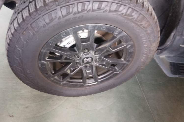Used Brave warrior 917 2023 Range-Extended Base Model Left Front Wheel Hub