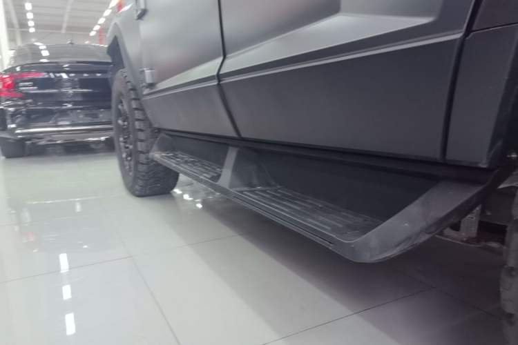 Used Brave warrior 917 2023 Range-Extended Base Model Left Side Sill