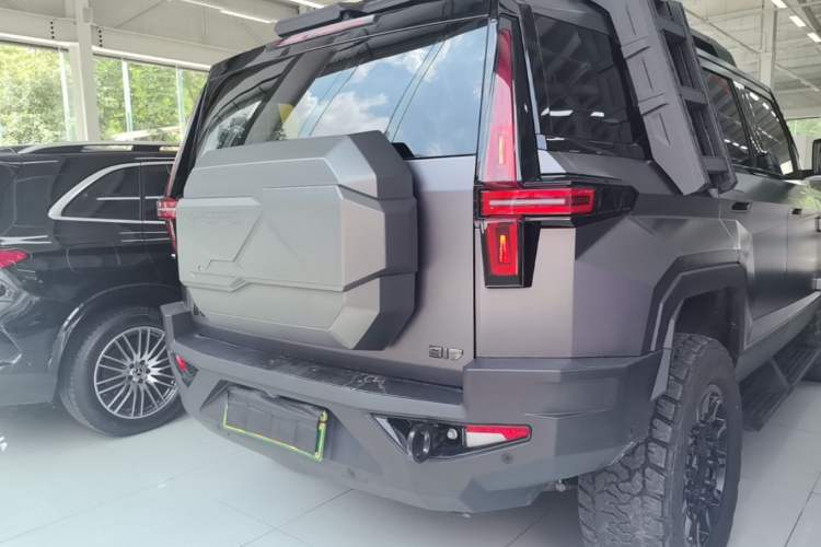 Used Brave warrior 917 2023 Range-Extended Base Model Rear