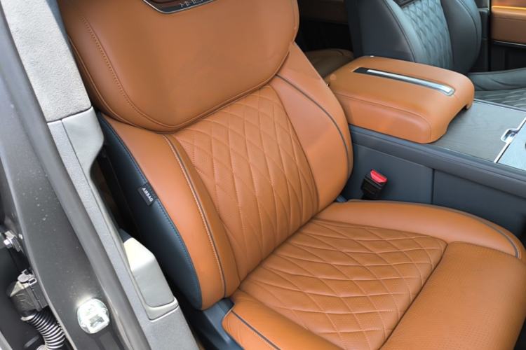 Used Brave warrior 917 2023 Range-Extended Base Model Right Front Seat