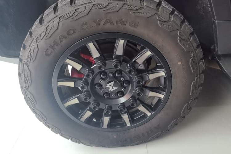 Used Brave warrior 917 2023 Range-Extended Base Model Right Rear Wheel Hub