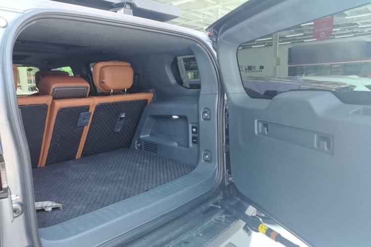 Used Brave warrior 917 2023 Range-Extended Base Model Trunk