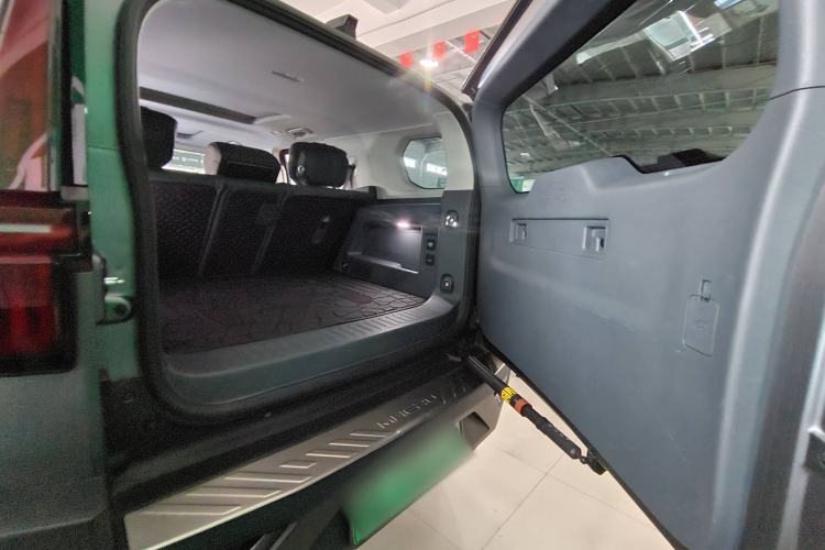 Used Brave warrior 917 2023 Range-Extended Base Model Trunk