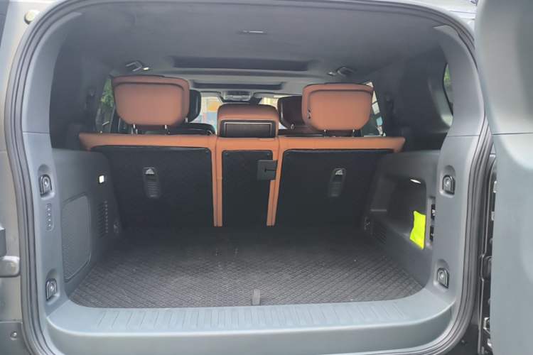 Used Brave warrior 917 2023 Range-Extended Base Model Trunk