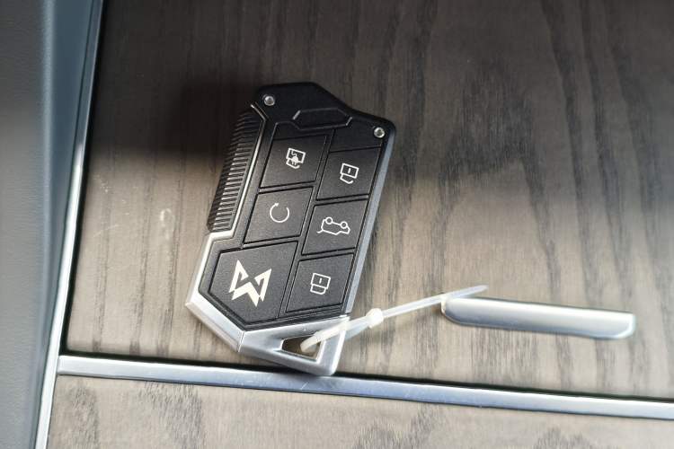Used Brave warrior 917 2023 Range-Extended Base Model Vehicle Key