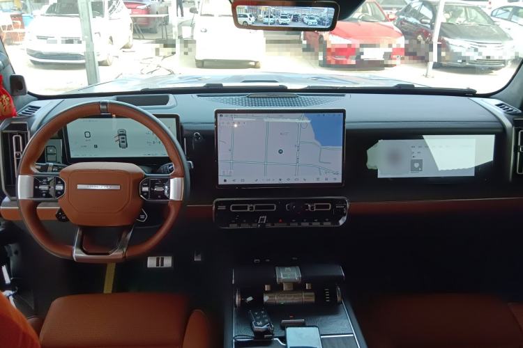 Used Brave warrior 917 2023 Range-Extended Base Model Interior 2