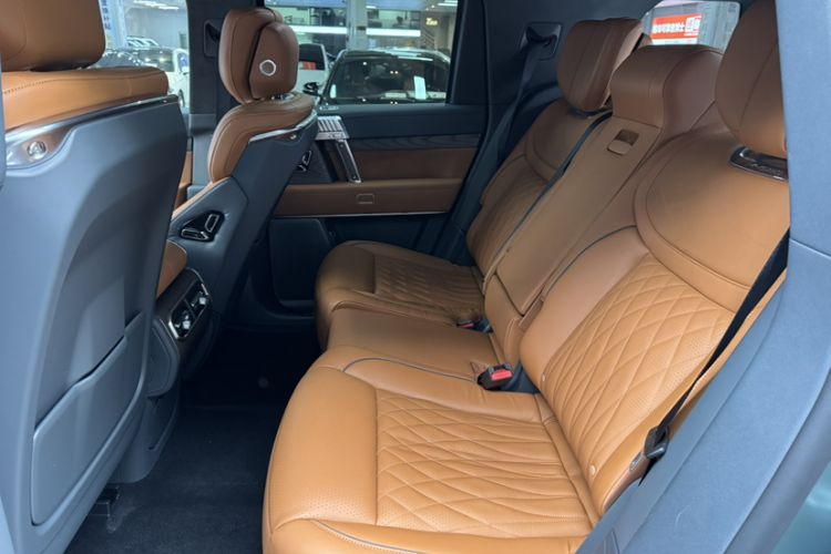 Used Brave warrior 917 2023 Range-Extended Base Model Interior 9