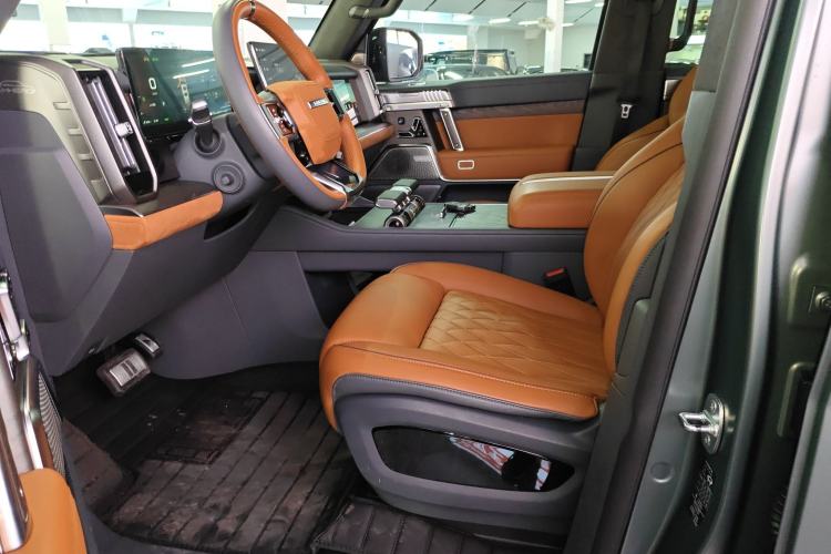 Used Brave warrior 917 2023 Range-Extended Base Model Left Front Seat