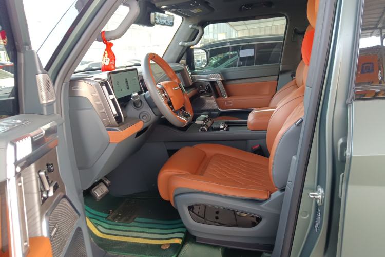 Used Brave warrior 917 2023 Range-Extended Base Model Left Front Seat