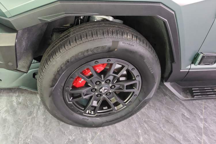 Used Brave warrior 917 2023 Range-Extended Base Model Left Front Wheel Hub
