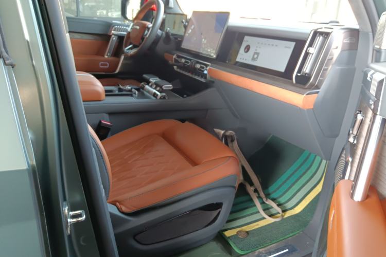 Used Brave warrior 917 2023 Range-Extended Base Model Right Front Seat