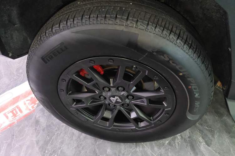 Used Brave warrior 917 2023 Range-Extended Base Model Right Rear Wheel Hub
