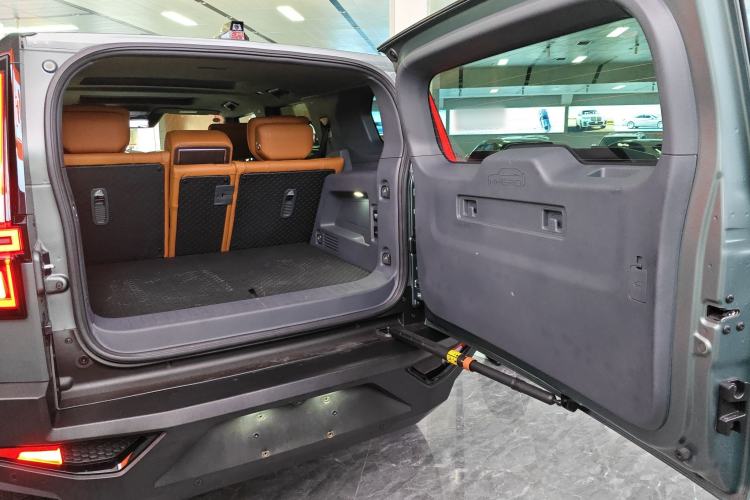 Used Brave warrior 917 2023 Range-Extended Base Model Trunk