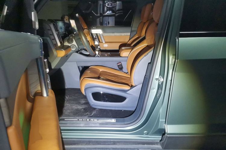 Used Brave warrior 917 2023 Range-Extended Base Model Left Front Seat