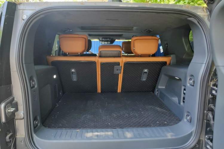 Used Brave warrior 917 2023 Range-Extended Base Model Trunk