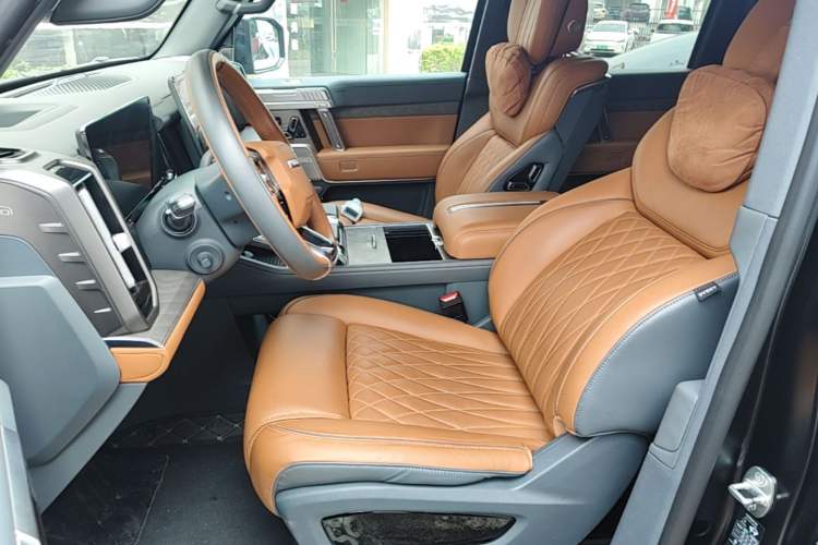 Used Brave warrior 917 2024 Extended-Range Highland Lion Edition Left Front Seat