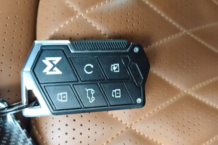 Used Brave warrior 917 2024 Extended-Range Highland Lion Edition Vehicle Key