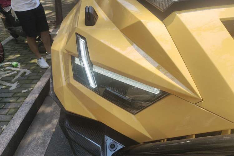 Used Brave warrior 917 2024 Range-Extending Jiaolong Battle Armor Max Right Front Headlight