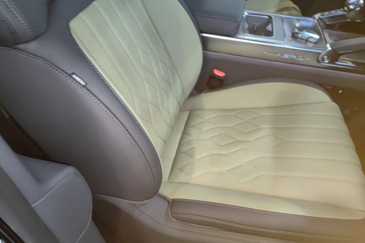 Used Brave warrior M817 2025 Model, Max Right Front Seat