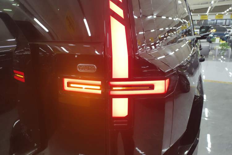 Used Brave warrior M817 2025 Model, Pro Right Rear Taillight