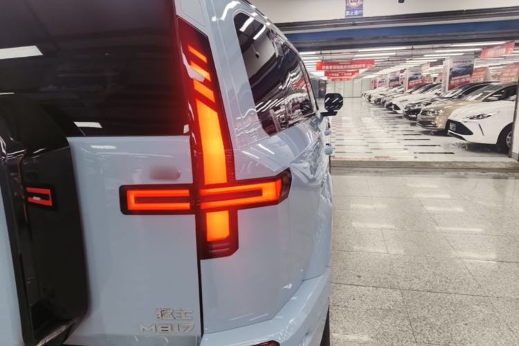 Used Brave warrior M817 2025 Model, Max Right Rear Taillight