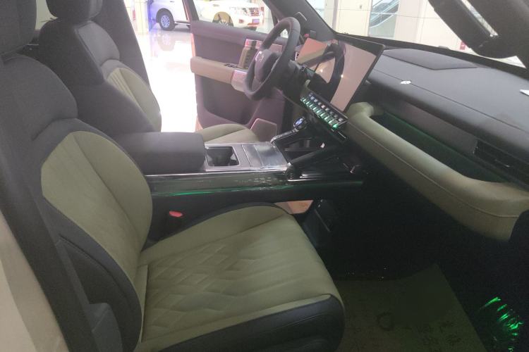 Used Brave warrior M817 2025 Model, Hero Interior 3