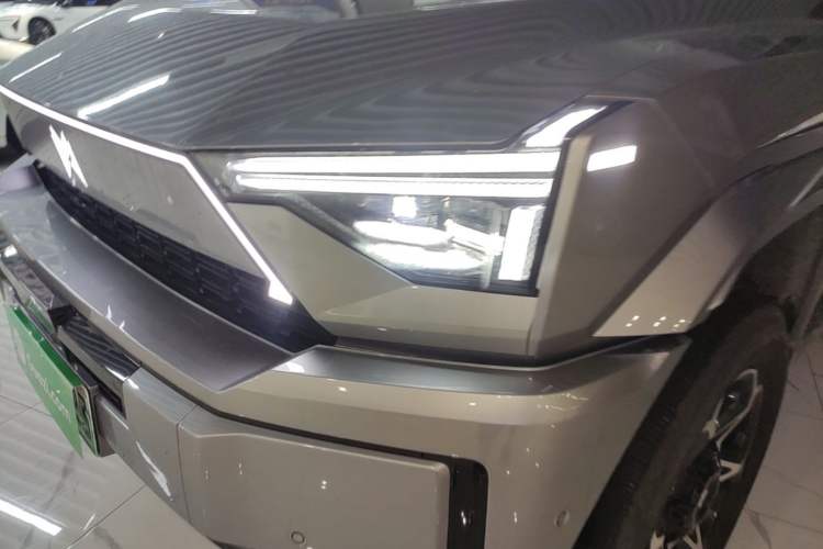 Used Brave warrior M817 2025 Model, Max Left Front Headlight