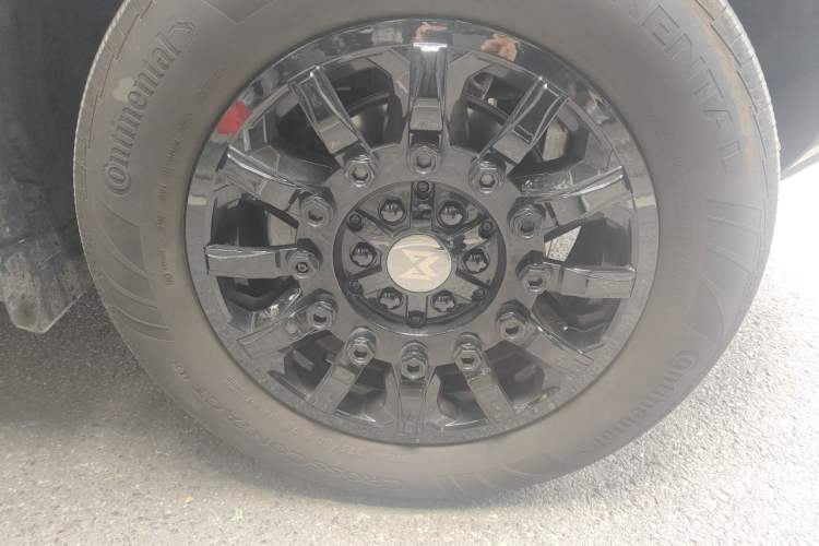 Used Brave warrior M817 2025 Model, Max+ Right Front Wheel Hub