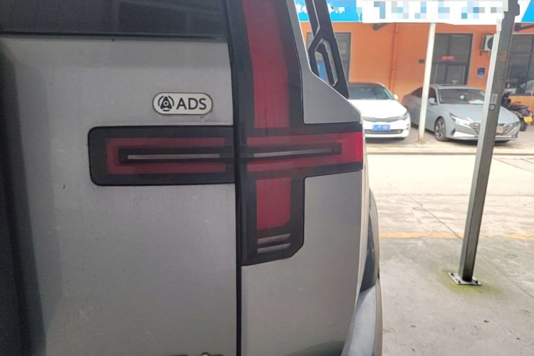 Used Brave warrior M817 2025 Model, Max Right Rear Taillight