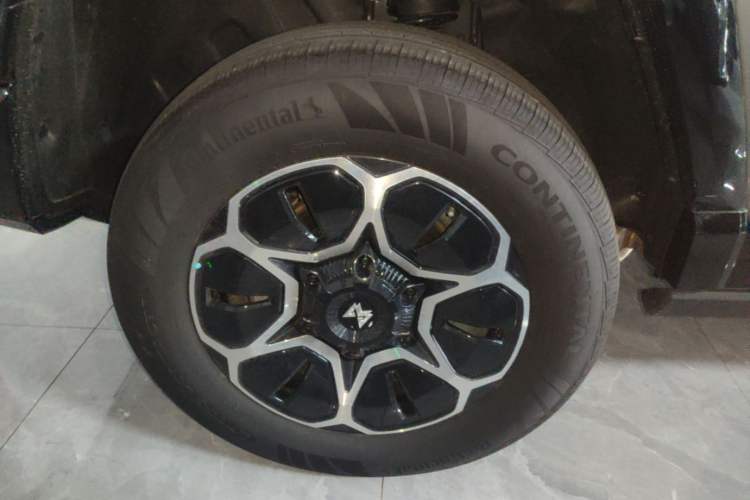 Used Brave warrior M817 2025 Model, Pro Right Rear Wheel Hub