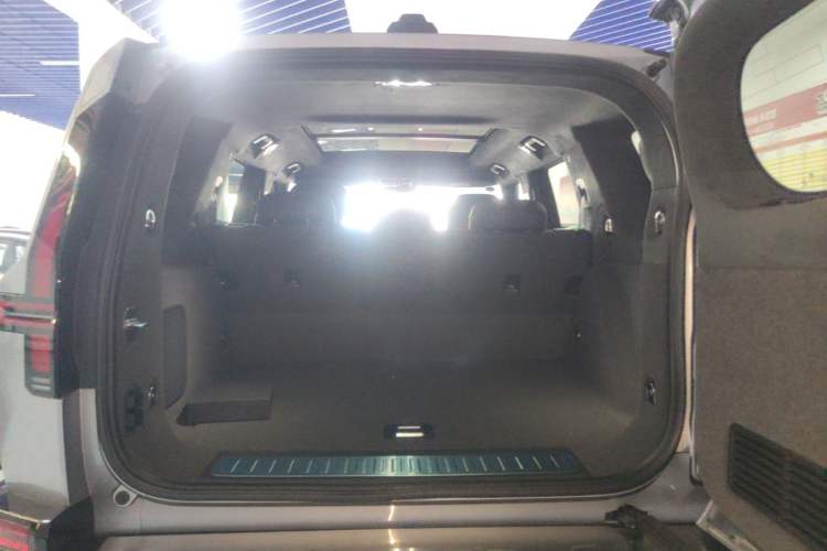Used Brave warrior M817 2025 Model, Pro Trunk