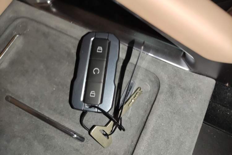 Used Brave warrior M817 2025 Model, Max Vehicle Key