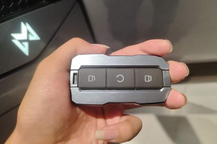 Used Brave warrior M817 2025 Model, Max Vehicle Key