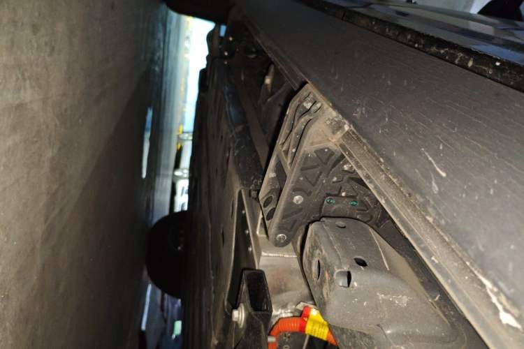 Used Brave warrior M817 2025 Model, Hero Chassis Rear Left
