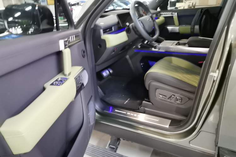 Used Brave warrior M817 2025 Model, Pro Driver Seat