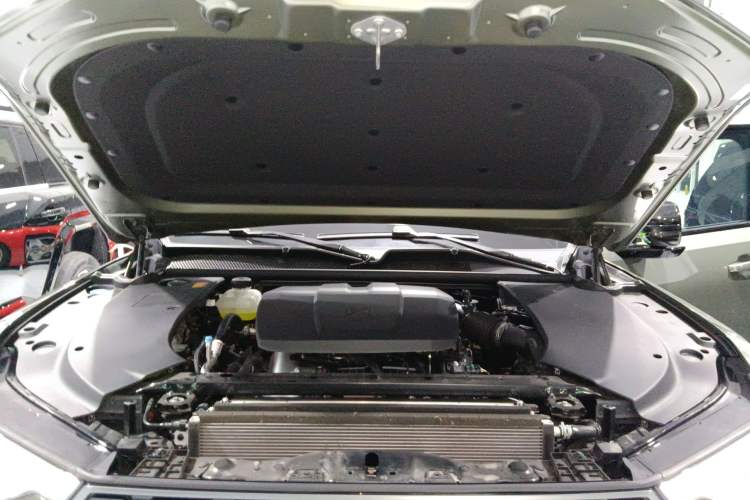 Used Brave warrior M817 2025 Model, Hero Engine Bay