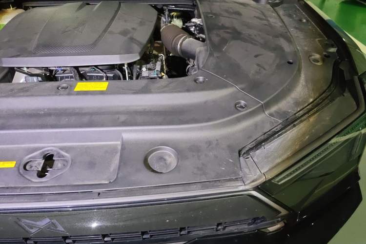 Used Brave warrior M817 2025 Model, Max Engine Bay Left