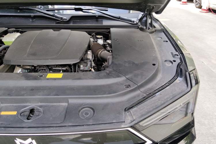 Used Brave warrior M817 2025 Model, Max Engine Bay Left