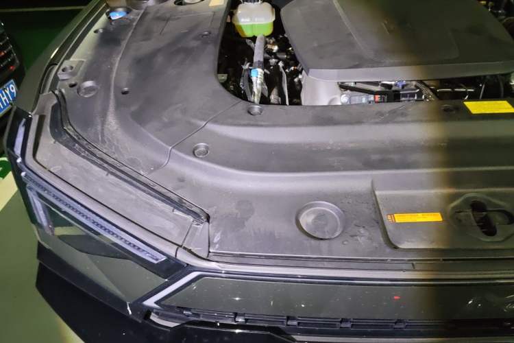 Used Brave warrior M817 2025 Model, Max Engine Bay Right