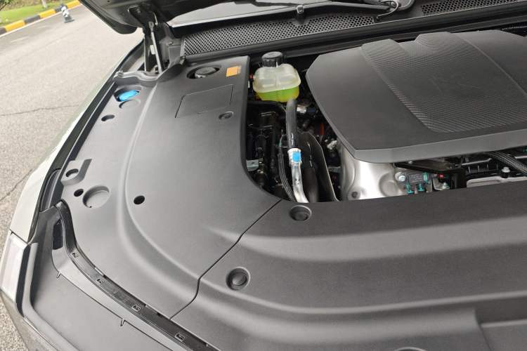 Used Brave warrior M817 2025 Model, Max+ Engine Bay Right