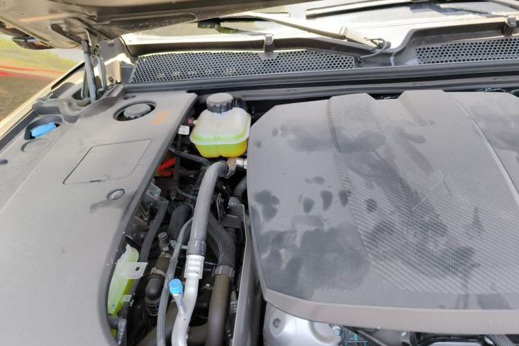 Used Brave warrior M817 2025 Model, Max Engine Bay Right